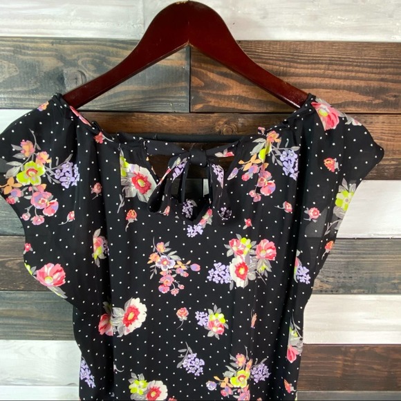 LC Lauren Conrad Black Floral Short Sleeve Blouse - Picture 4 of 8